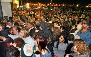 Black-Friday-Crowd
