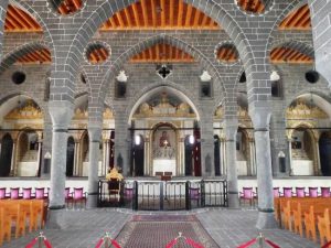 st-giragos-armenian-church